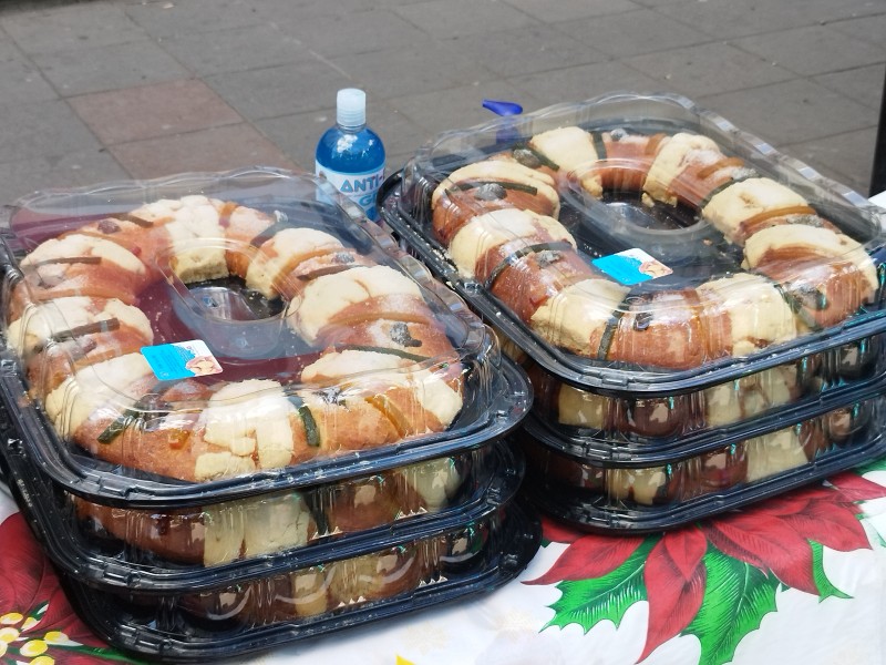 Agrupación civil arranca venta de roscas de reyes en Zamora