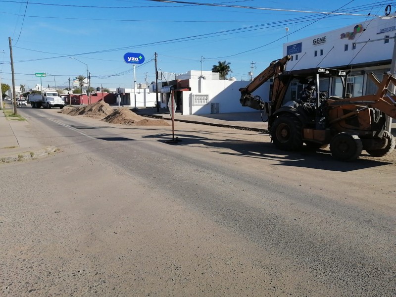 Agua de Hermosillo rehabilita red de drenaje en calle Olivares