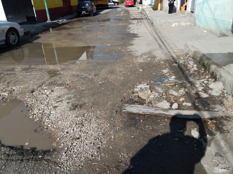 Aguas negras afecta salud de habitantes