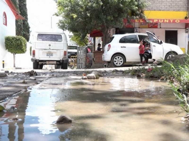 Aguas negras en la colonia Tepeyac, problema continuo