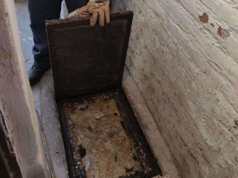 Aguas negras invaden hogares, vecinos de Jiquilpan lanzan S.O.S