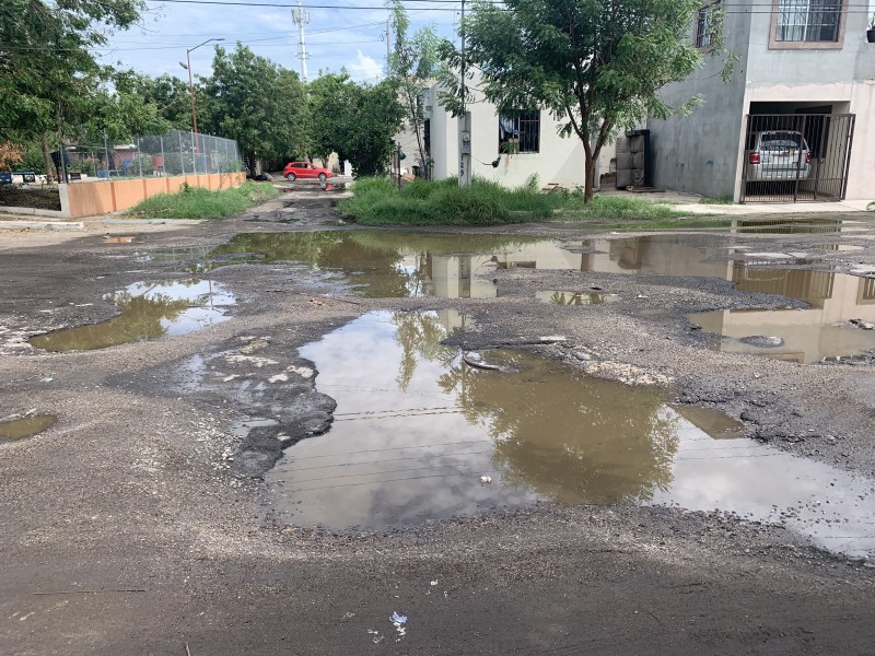 Aguas negras una problemática constante para los habitantes