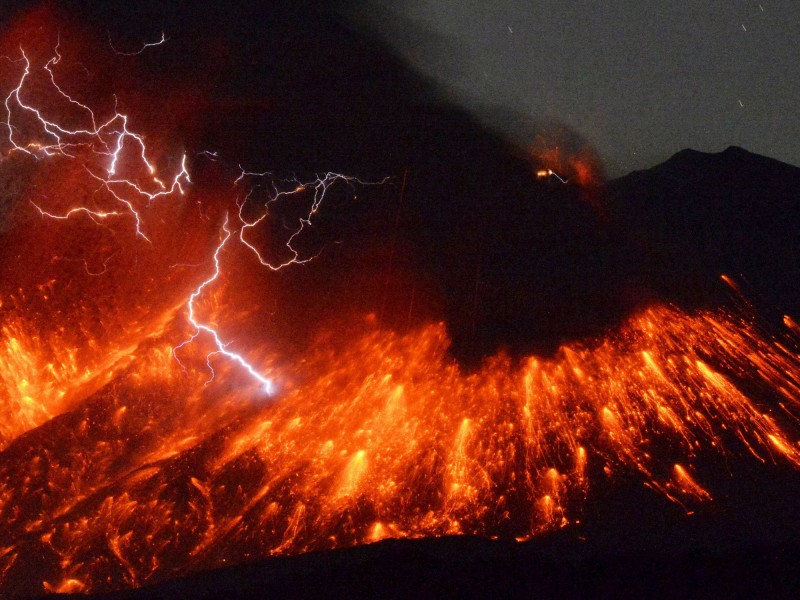 Ahora hace erupción volcán en Japón