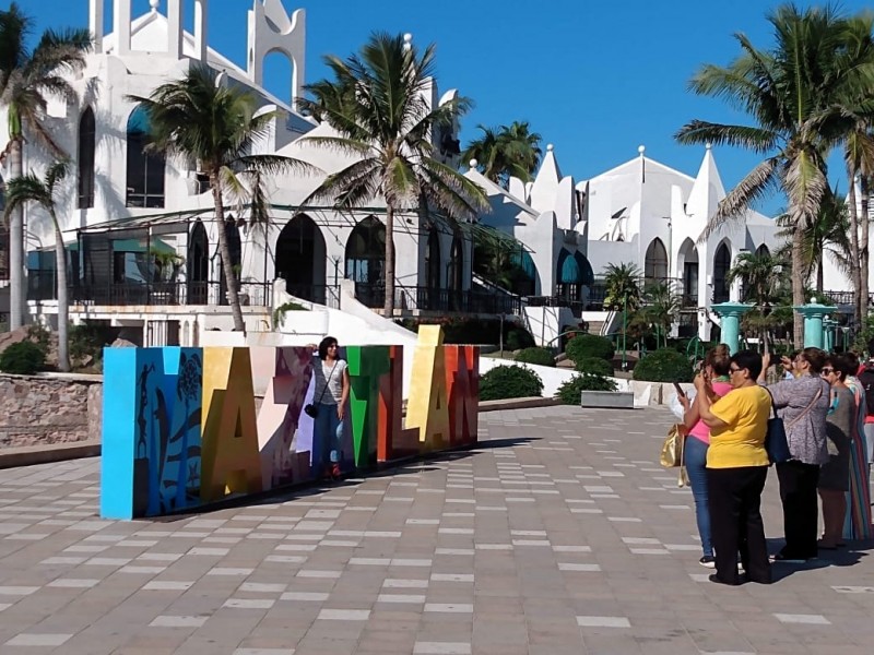 Ahora se cae a pedazos vacaciones de Verano en Mazatlán