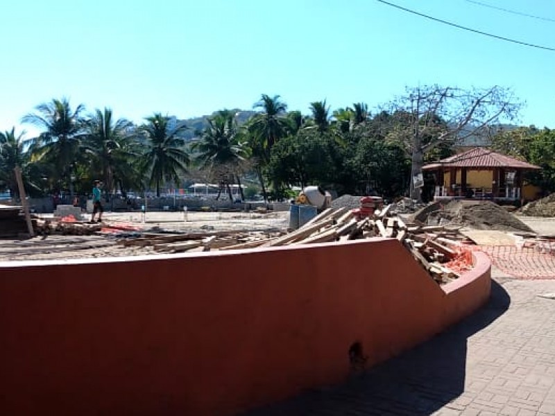 Al 35% trabajos en Paseo del Pescador de Zihuatanejo