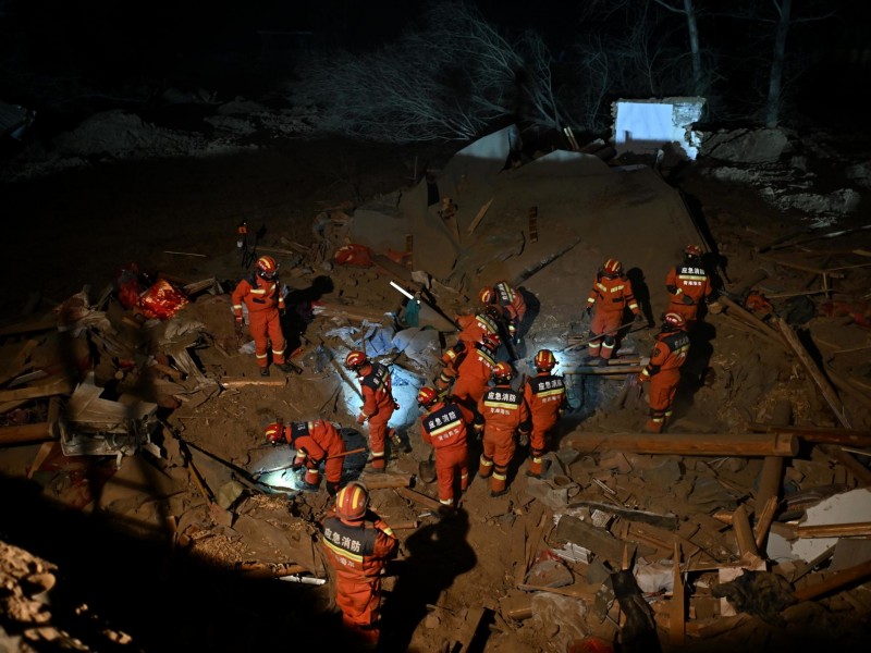Al menos 127 muertos tras terremoto en China