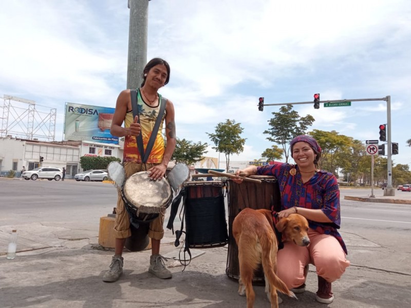 Al ritmo de los tambores jóvenes recorren la república mexicana