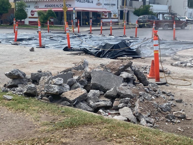 Alabeo de calle Hidalgo y Tabasco tenía socavón por debajo