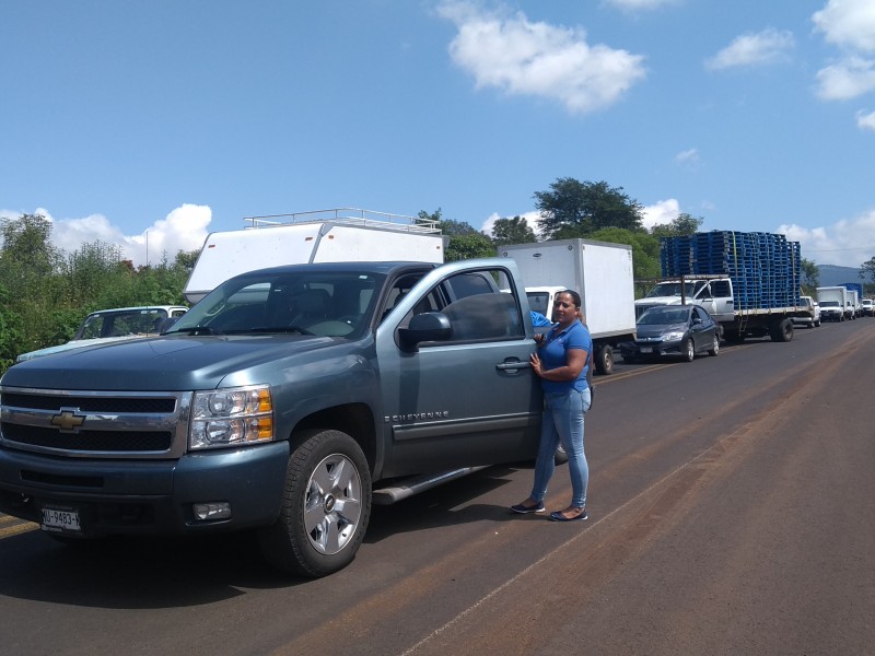 Alcalde compromete gestión para rehabilitación de carretera