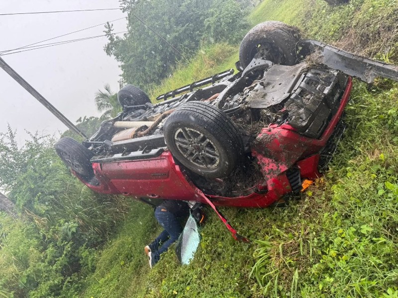 Alcalde de Mapastepec se accidenta en tramo carretero