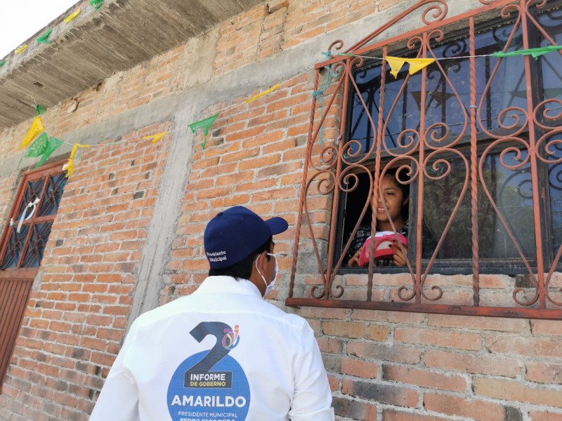 Alcalde de Pedro Escobedo sigue recorrido de entrega de informe