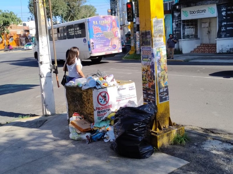 Alcalde de Xalapa pide no arrojar basura en vía pública