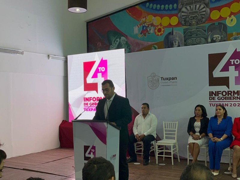 Alcalde de Tuxpan destaca 29 obras en su cuarto informe