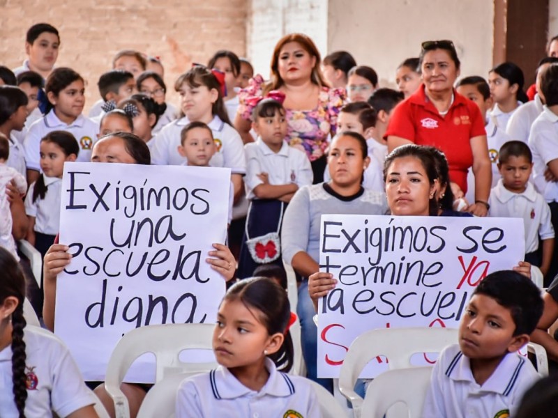 Alcalde promete soluciones a peticiones de Primaria en Villa Unión