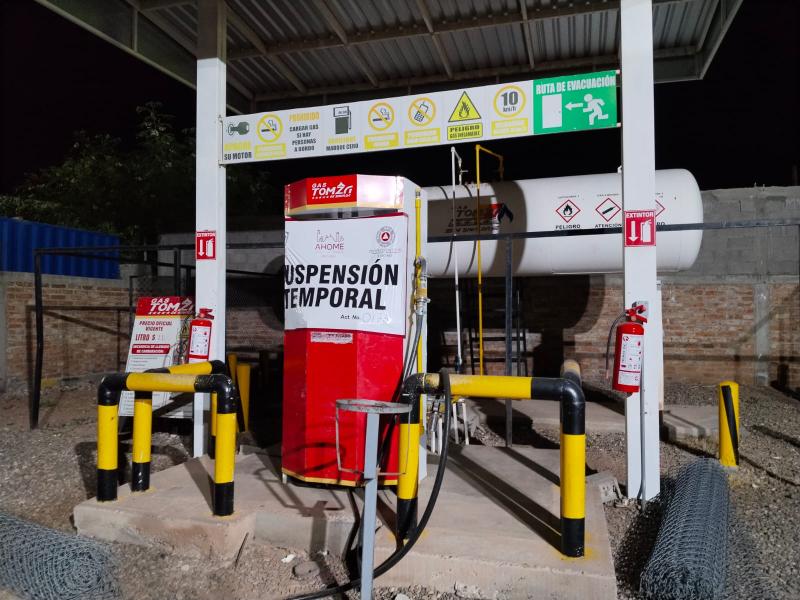 Alcalde se compromete a revisar legalidad de gasera tras reunirse con vecinos