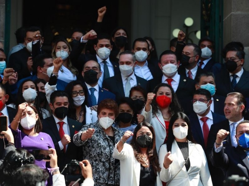 Alcaldes electos rinden protesta en el Congreso de CDMX