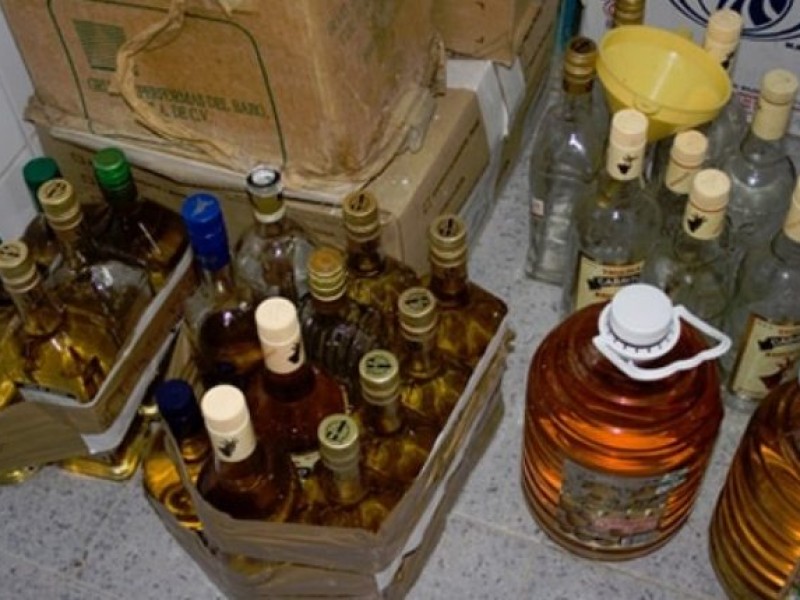 Alcohol barato es adulterado y puede ser mortal