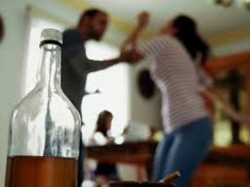 Alcohol generador de violencia hacia las mujeres