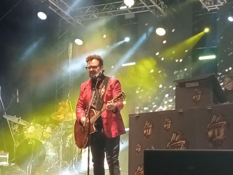 Aleks Syntek se manifiesta en pro de la paz