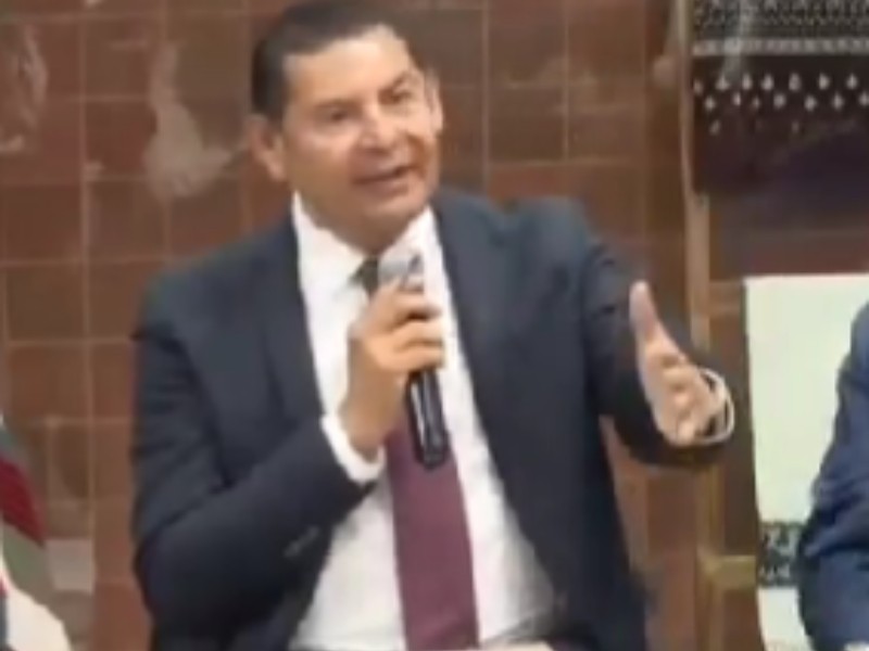 Alejandro Armenta señala a organización tras contaminación del Atoyac