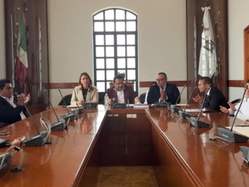 Alejandro Barroso rinde segundo informe a través de sesión de cabildo