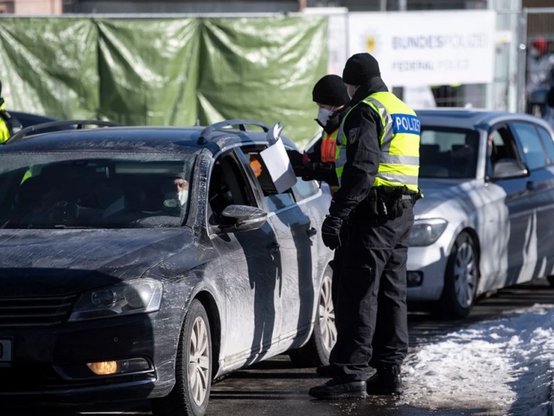 Alemania limita entradas al país para evitar variantes de COVID-19