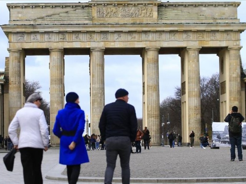 Alemania rebasa los 11 mil casos diarios Covid-19