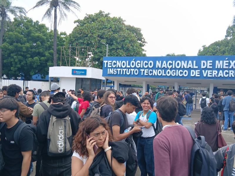 Alerta en el Tecnológico de Veracruz por sustancia química; desalojan instalaciones