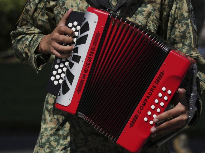 Alerta Eric Gudiño sobre posibles sanciones por reproducción de música violenta