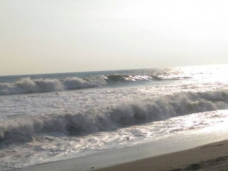 Alerta PC por intenso oleaje en playas de Tapachula