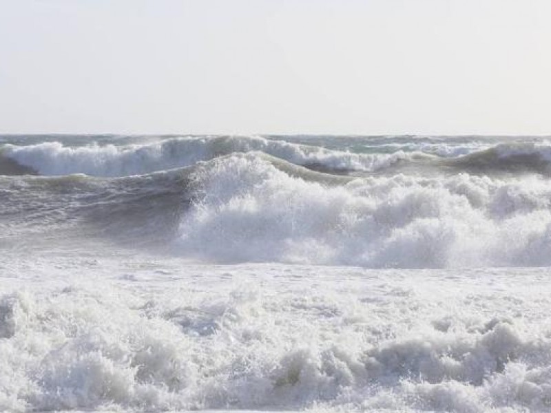 Alerta PC por oleaje y fuertes rachas de viento