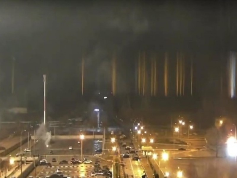 Alerta por bombardeos en central nuclear de Ucrania