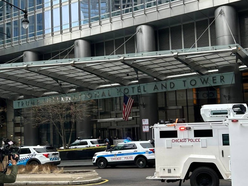 Alerta por mujer armada en la Torre Trump en Chicago