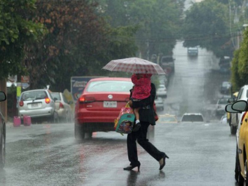 Alertan a un centenar de municipios por lluvias