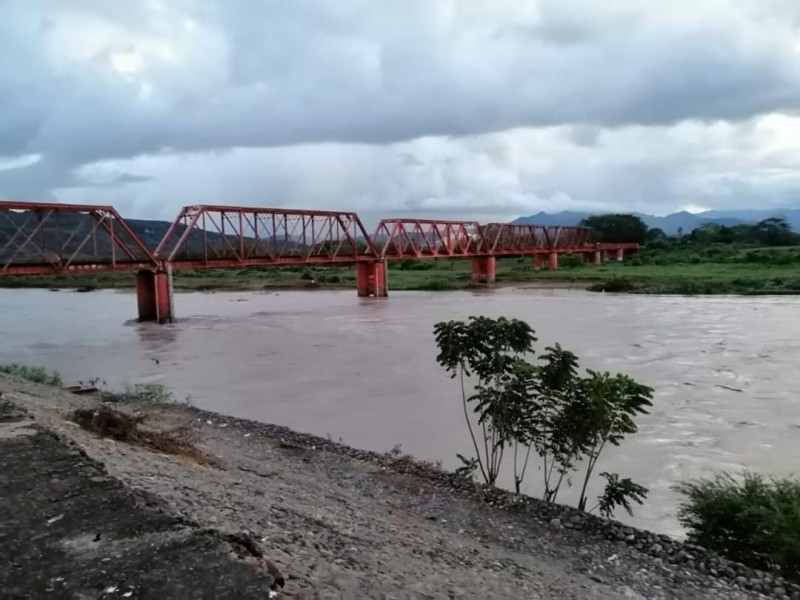 Alertan aumento en rios San Pedro y Acaponeta