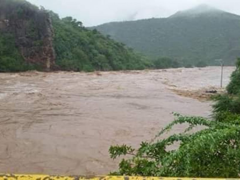 Alertan crecida del río en Jesús María