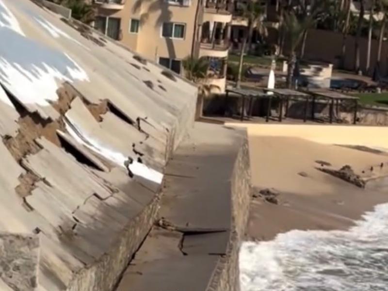 Alertan por daños y desprendimientos en muro debajo del mirador Costa Azul