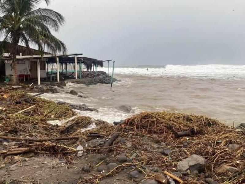 Alertan por huracán Trudy en la Costa y Sierra de Michoacán