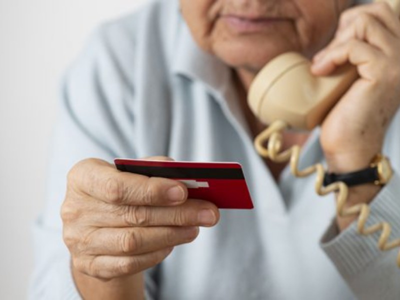 Alertan por incremento de fraudes contra adultos mayores en Durango