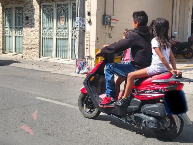 Alertan sobre los riesgos de conducir motocicletas a temprana edad
