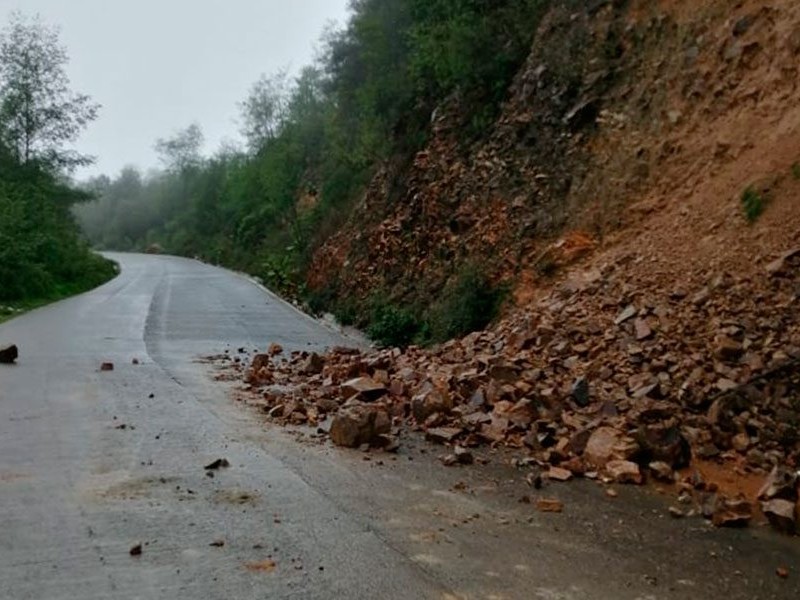 Alertan sobre posible derrumbe en carretera Ocozocoautla-Las Choapas
