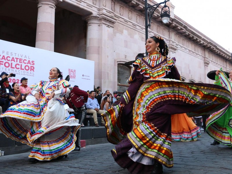 Algarabía por clausura del Festival del Folclor Internacional 2022