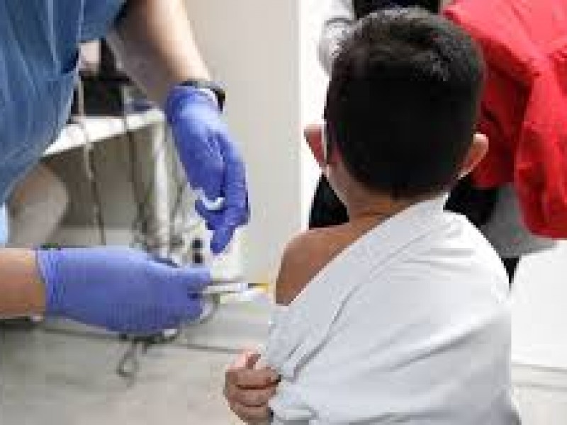 Alistan vacunas para menores de 14 años en Querétaro