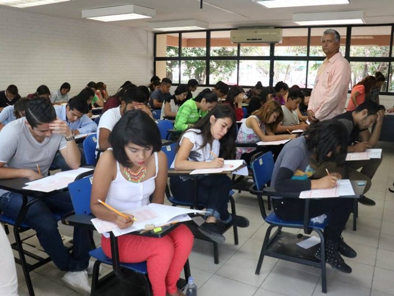 Alta tasa de desempleo en recién egresados