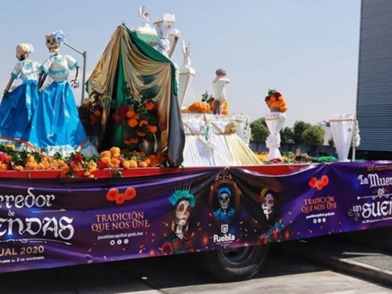 Altar monumental recorrerá calles poblanas durante día de muertos