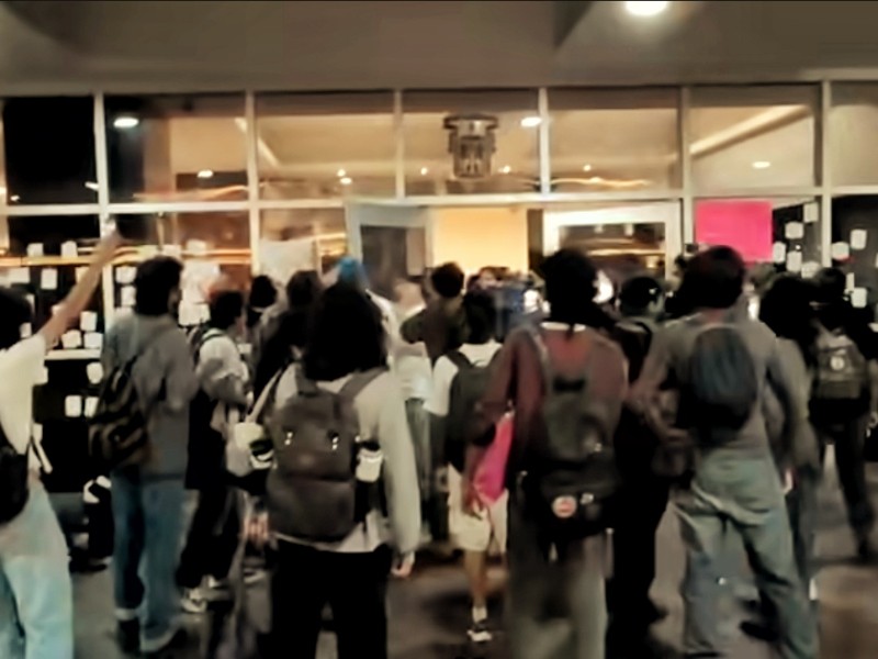 Altercado y protestas estudiantiles en la Rectoría de la UdeG