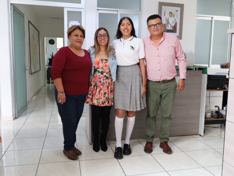 Alumnas del CECyTEO obtienen beca total para estudiar en ITESM
