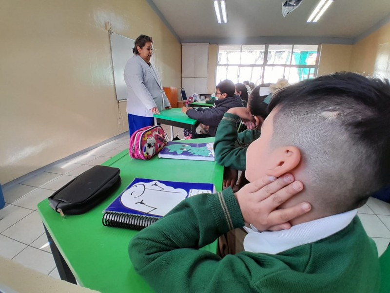 Alumnos de primaria Isidro Fabela,  regresan a las aulas