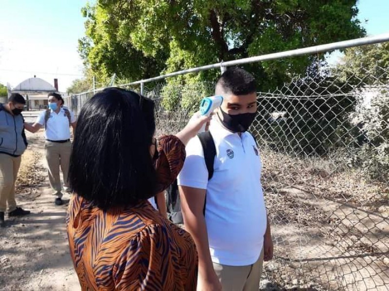 Alumnos de secundaria de Maripa, Sinaloa, regresan a la escuela