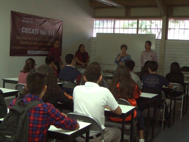 Alumnos del COBACH visitan casa ecológica de CECATI...